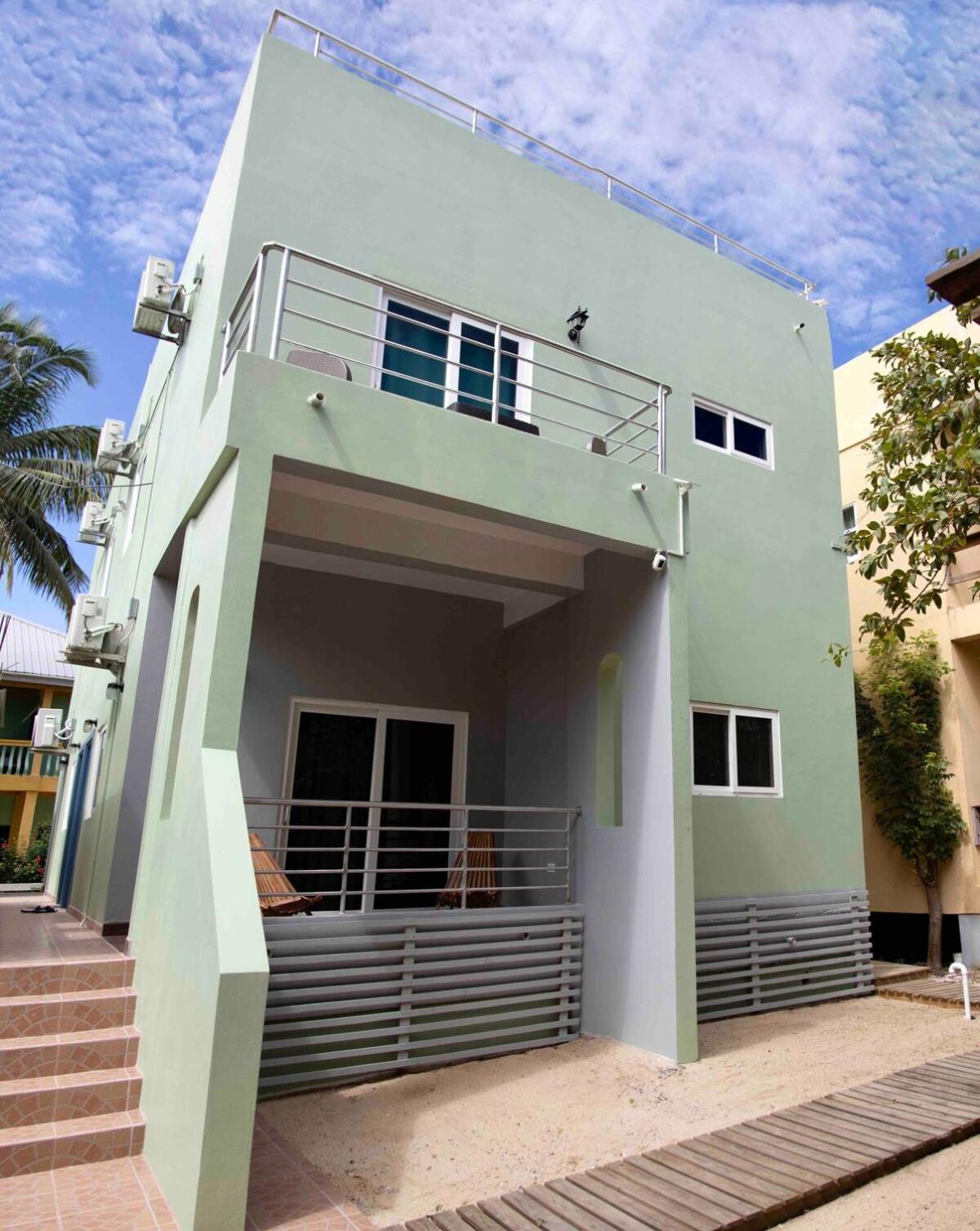 Meme'S Place Placencia Bagian luar foto